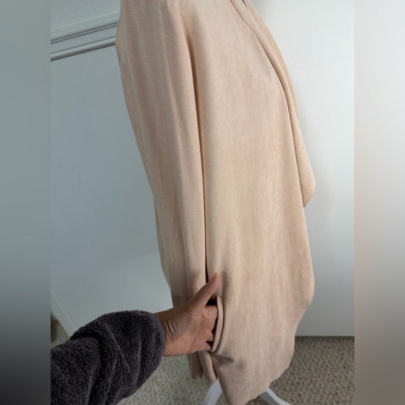 Chico’s Peach Suede Open Front Cardigan size 2 or L - Picture 6 of 9